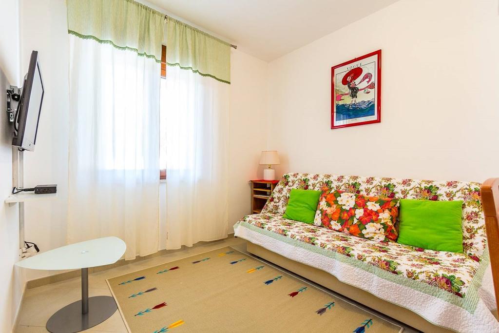 Apartments Racchi Banjole Bagian luar foto